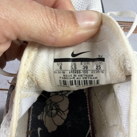 Nike Air Max 270 Women's Size 8 Sneakers White/Black AR0499-100 Used - Picture 9 of 9